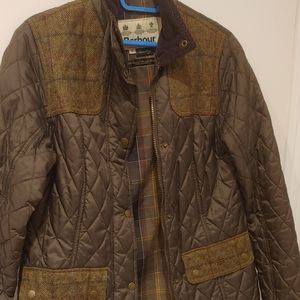 Barbour ladies country coat. Quilted with wool tweed accents. Size US 8.